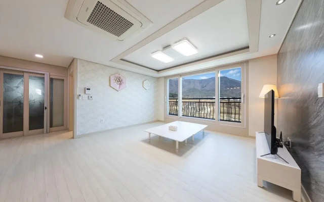 Ulsan Byeoldam Eunchae Pool Villa