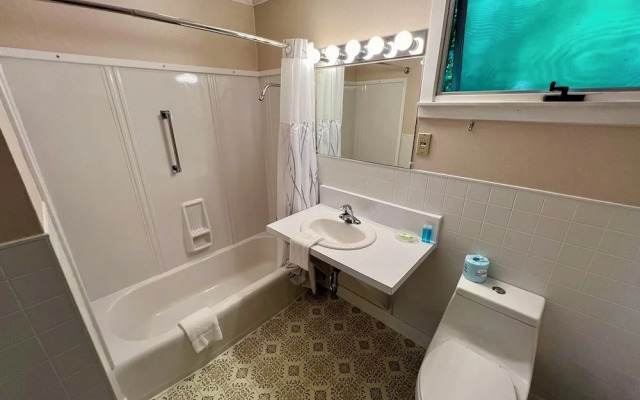 Mount Coolidge Motel