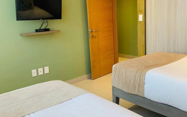 Modern Condo quiet and close to beach