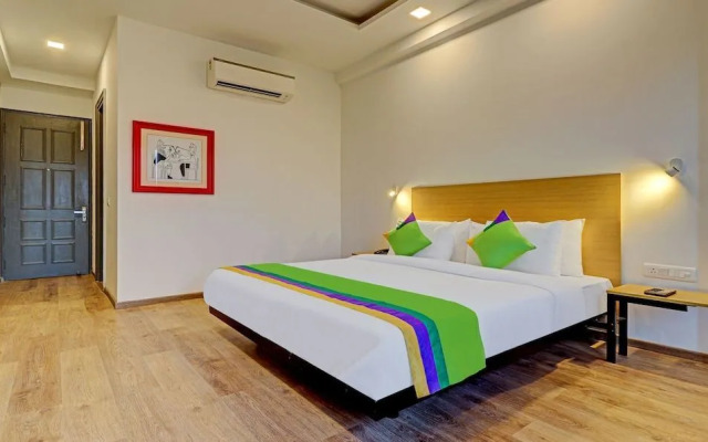 Chs Medanta by Treebo Rooms