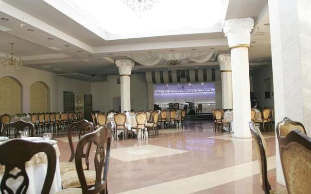 Hotel Eleon