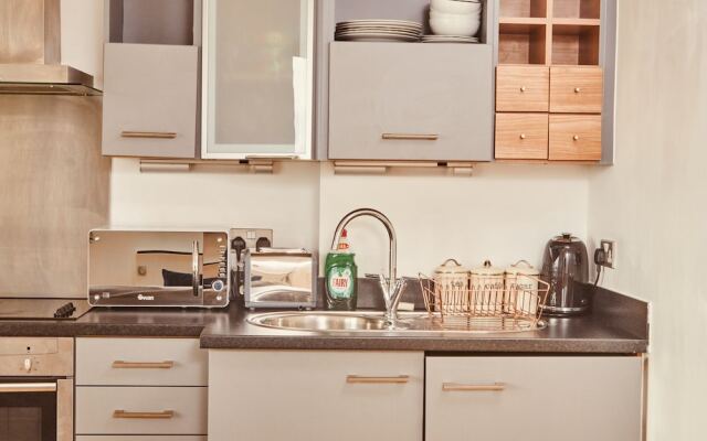 Modern Leeds City Apartment