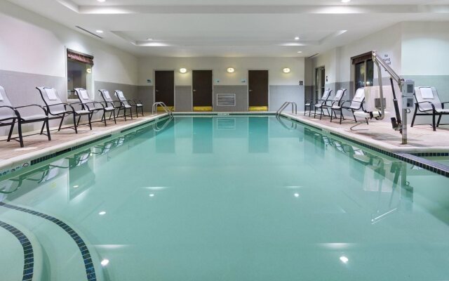 Holiday Inn Express and Suites - Stroudsburg