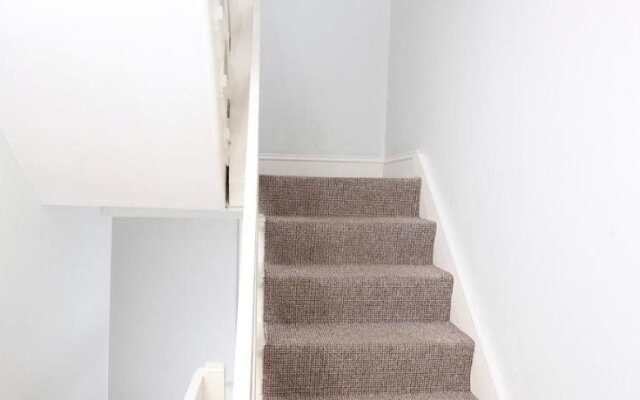 Shaftesbury Avenue Townhouse