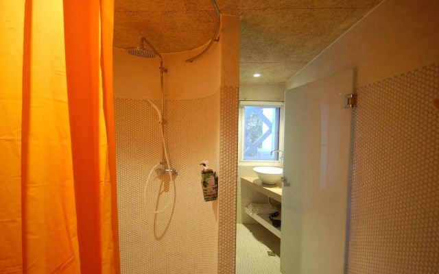 Orange Moon Inn