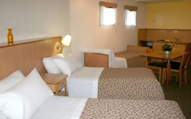 Urbana Suites