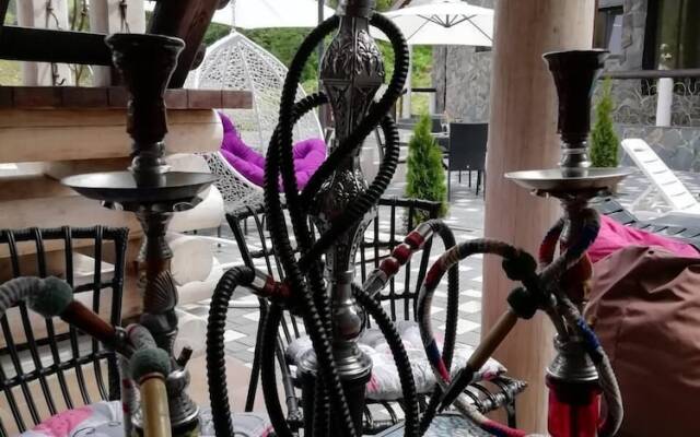 Отель Whiteberry