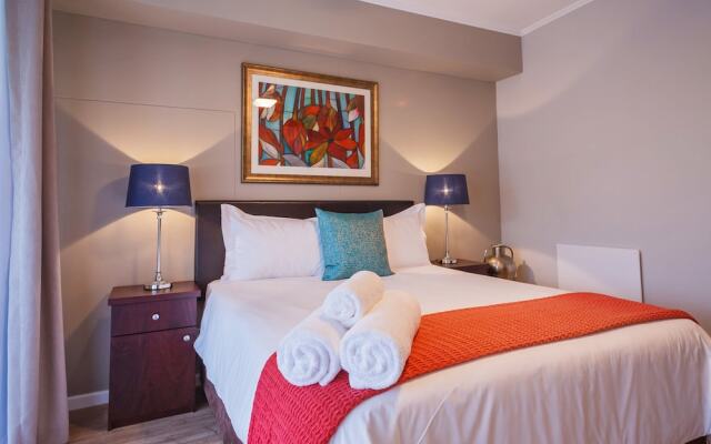 Cape Town City Accommodation - The Island Club