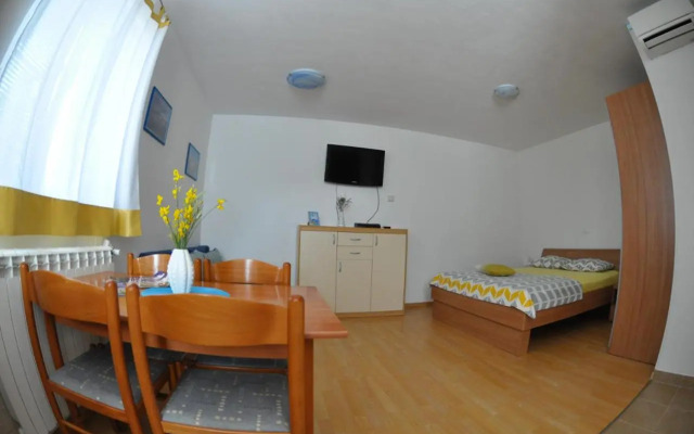 Apartma Brnistra