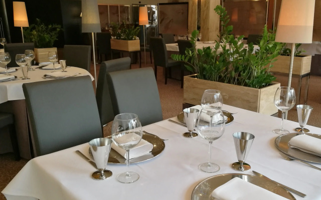 Booking Hotel & Spa