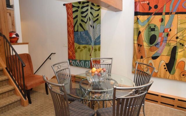 Old Hundred by Frias Properties