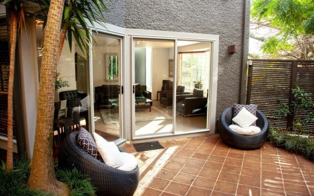Bright 2 Bedroom Townhouse in Central Parnell