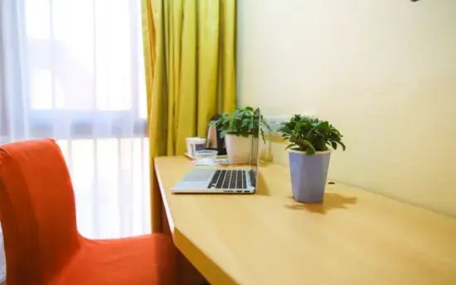 Home Inn (Shanghai Changxing Island Fenghuang Street)