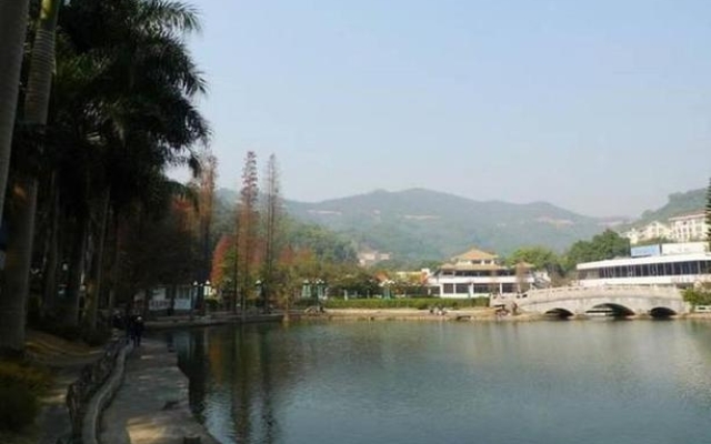Shenzhen Silver Lake Conference Center Hotel
