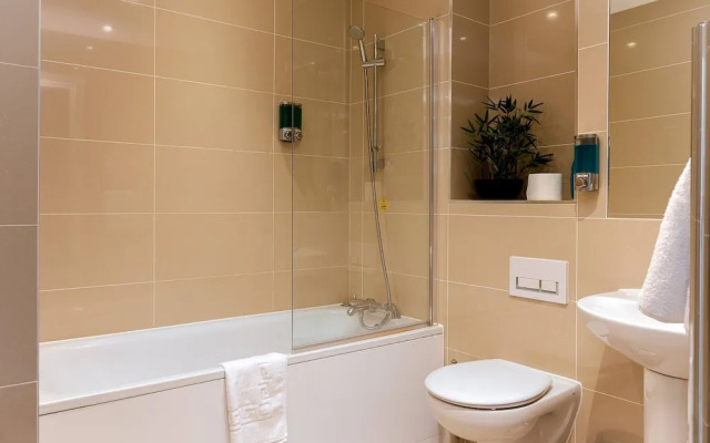 Skyvillion Tower Point Enfield 1bed W Balcony