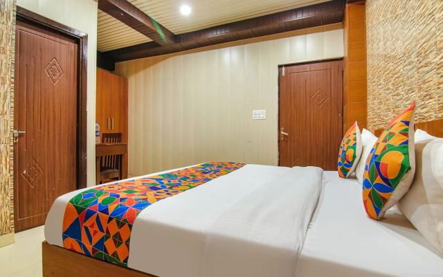 Fabhotel Doon Maira