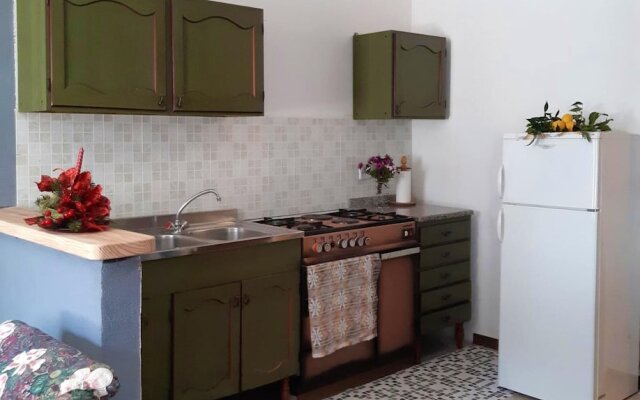 House with One Bedroom in Badolato, with Wonderful Sea View, Furnished Terrace And Wifi - 10 Km From the Beach