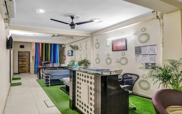 OYO 86348 Hotel crossing republik
