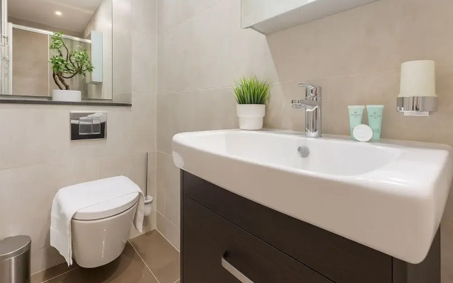 Modern Studio Flat in Hammersmith