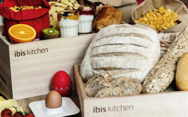 ibis Lannion Cote de Granit Rose