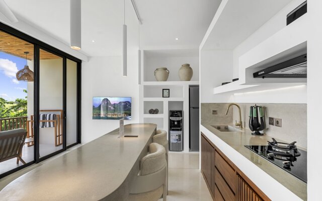 Sore Suites at Pererenan by Betterplace