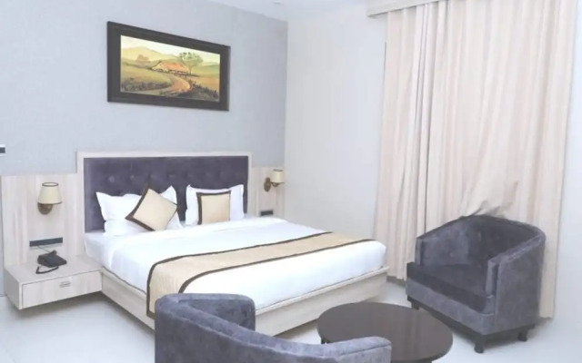 Pine Regency - Aravali's Peak view