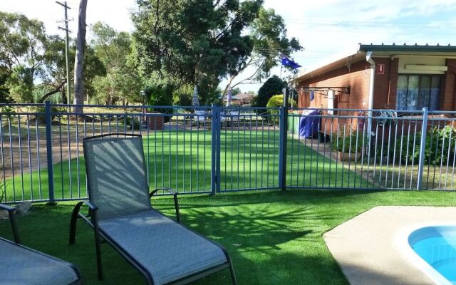 Golfers Retreat Motel