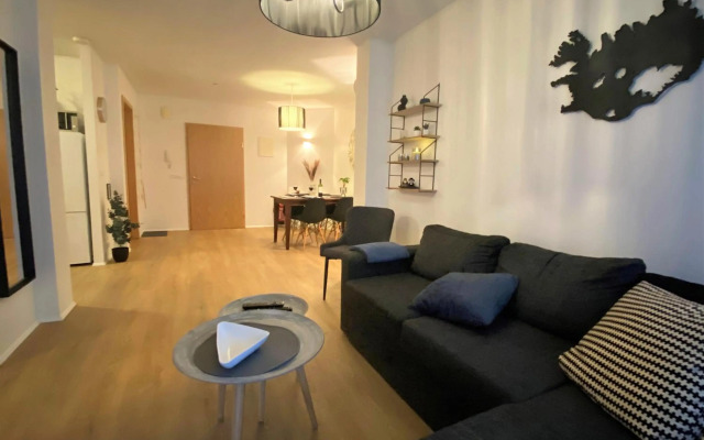 H100 Lovely 1-bedroom apartment on the main street