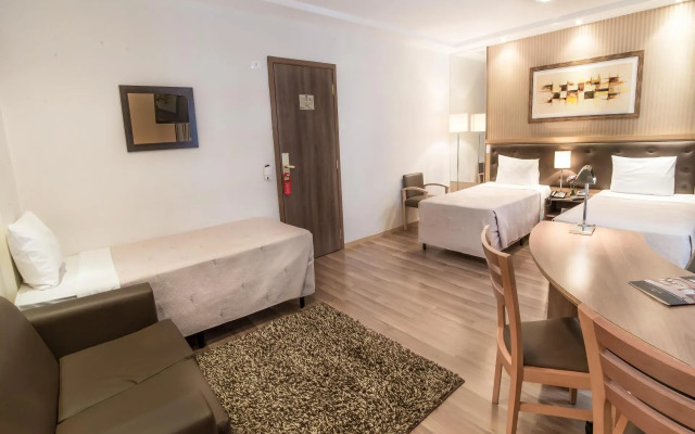 Summit Hotel Monaco