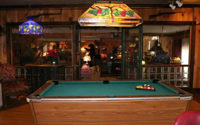 Colonial inn