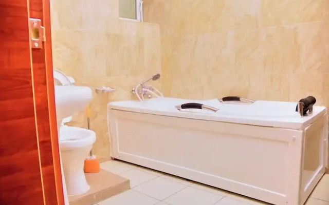5 Star Saint Hotel
