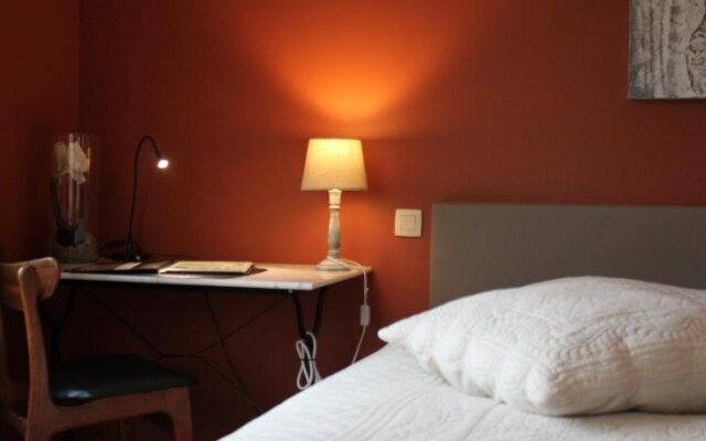 Green Hill Guest House and Apartment