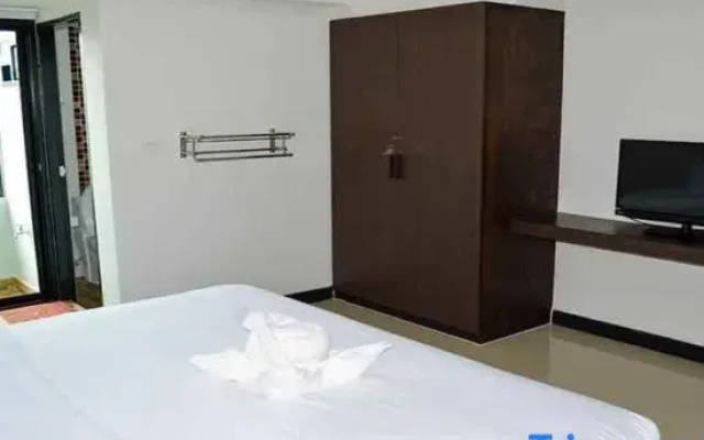 Soi 4 Service Residence