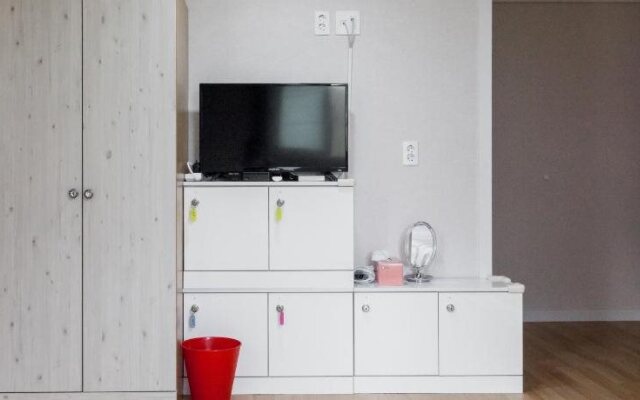 Edel Guesthouse - Hostel
