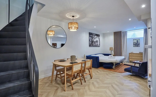 Superb Duplex Apartment Center of Paris