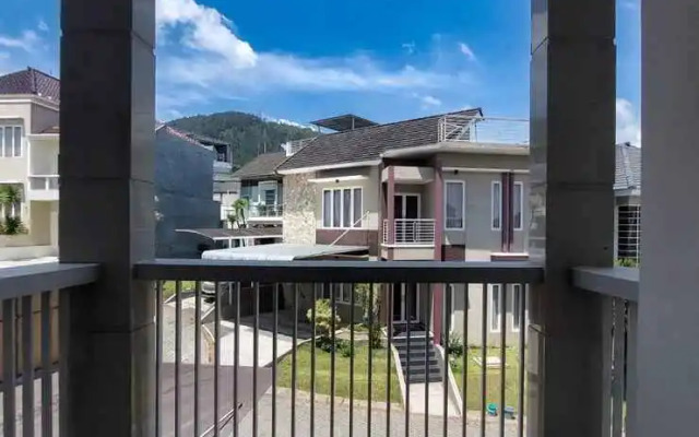 Kusuma Hill C10 - Three Bedroom