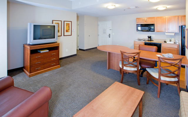 Candlewood Suites Indianapolis Downtown Medical District by IHG