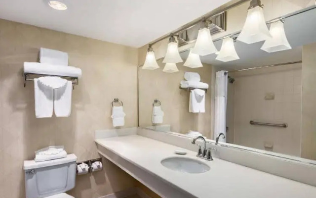 Holiday Inn Select North Dallas