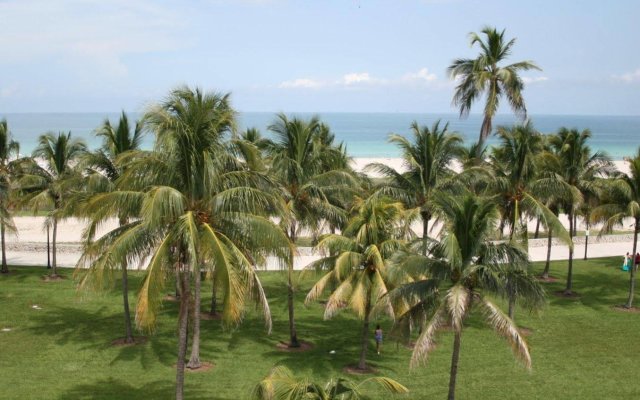 Hilton Vacation Club Crescent on South Beach Miami