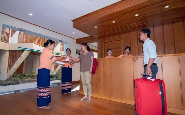 Ngapali Win Hotel