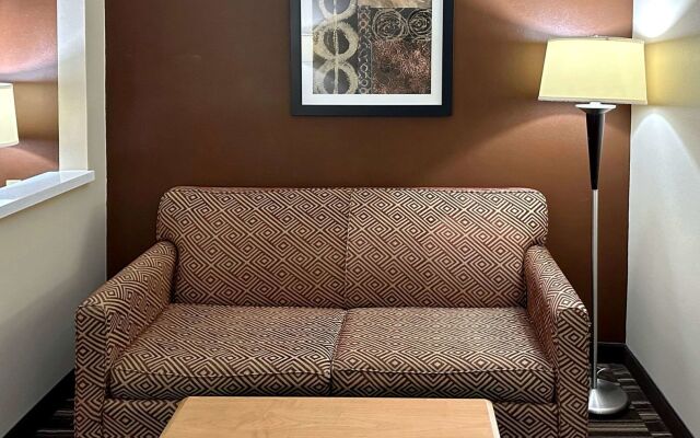 Quality Suites Near West Acres