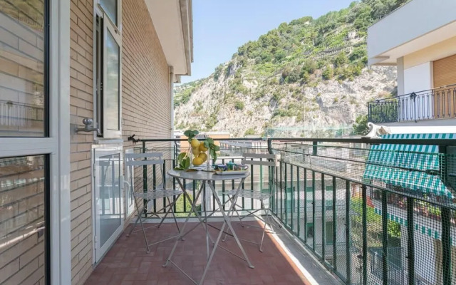 Maison Jolie Bright Apartment