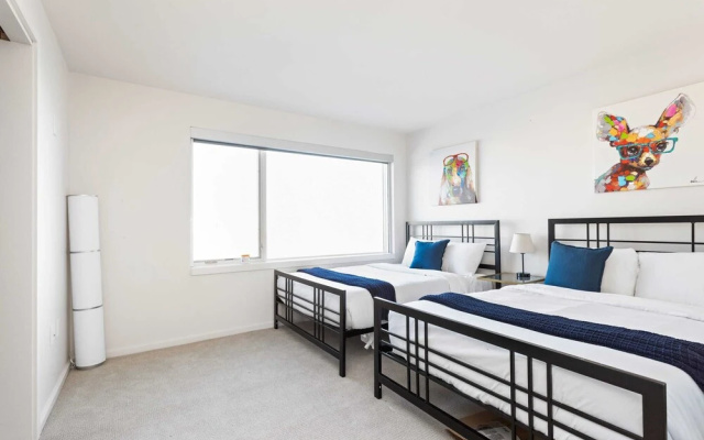 TWO Modern Penthouses on Mass by CozySuites