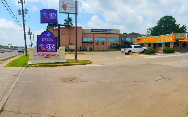 Red Roof Inn & Suites Houston - Hobby Airport