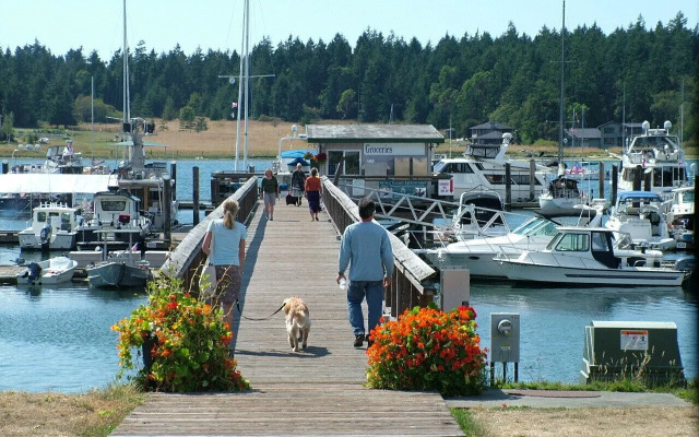 Lopez Islander Resort