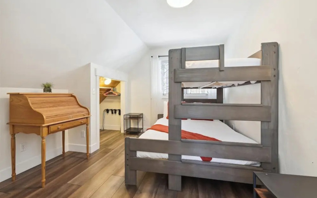 Chalet Blue 2 Bedroom Home by RedAwning