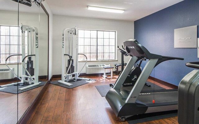 Rodeway Inn & Suites East/I-44