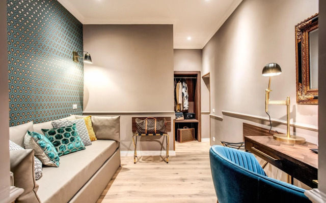 Tree Charme Parliament Boutique Hotel