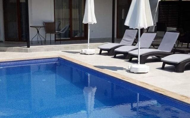 Villa Hibiskus, Sleeps 7 Overlooking Kalkan