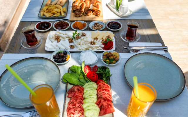 Ata Lagoon Beach Hotel